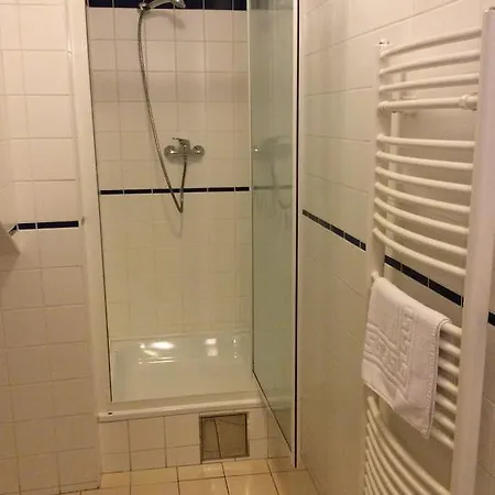 Travellers Hostal