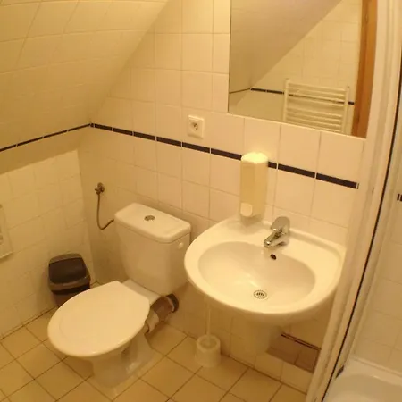 Travellers Hostal