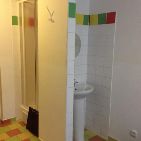 Hostal Travellers *