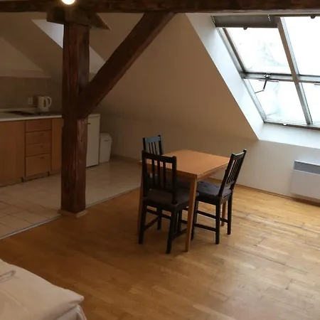 Travellers Hostel *