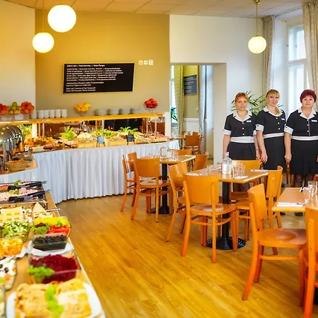 Travellers Hostel *